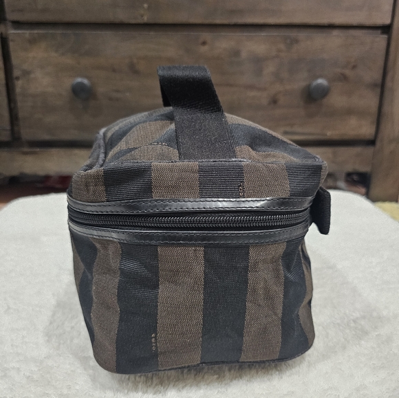Fendi Make Up Bag - Picture 4 of 6